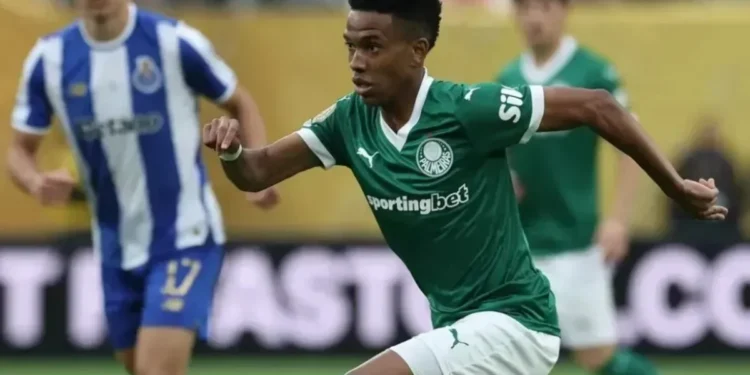 Mundial: Estêvão diz que Palmeiras pode “bater de frente” com qualquer time