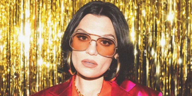 Jessie J se despede dos palcos para tratar câncer​ de mama: “Vou vencer”