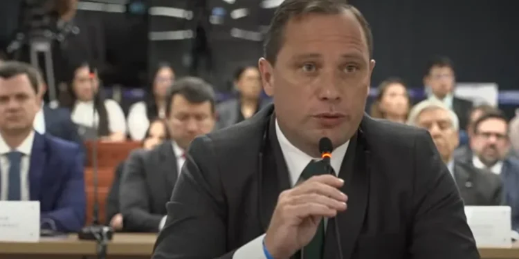 O tenente-coronel Mauro Cid em depoimento ao STF nesta segunda-feira (09) • Reprodução/Youtube/Rádio e TV Justiça