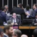 Deputados aprovam urgência para projeto que atualiza tabela do IR