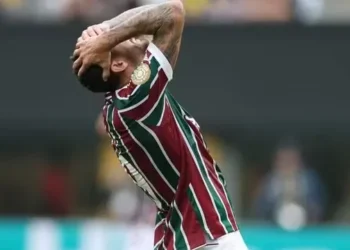 Fluminense domina o jogo, mas perde chances e fica no empate com o Borussia Dortmund