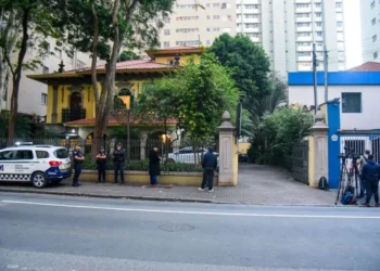Velório de Francisco Cuoco acontece na manhã desta sexta-feira (20) em cerimônia aberta ao público • Edu Araujo/ Agnews