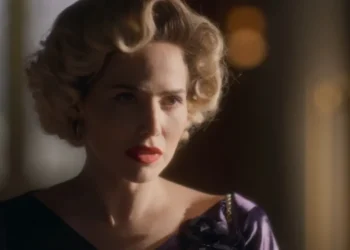 Zélia mostrará sua verdadeira identidade em "Garota do Momento" • Reprodução/TV Globo