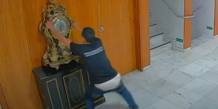 Moraes x juiz de MG: entenda caso envolvendo homem que quebrou relógio