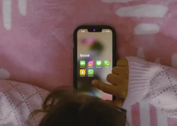 Redes sociais motivam problemas de saúde mental, segundo relatório recente  • Unsplash