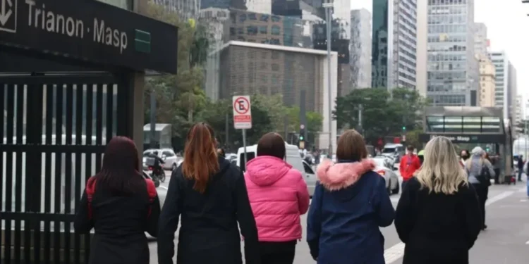 Nova frente fria chega ao Brasil a partir desta segunda-feira (23)