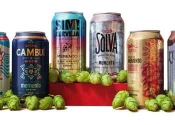 Cervejas memento são produzidas sem álcool com quatro variedades de lúpulo que têm alto teor de polifenóis — Foto: Divulgação