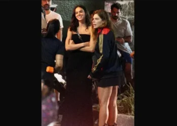 Bruna Marquezine curtiu bar com Mariana Goldfarb na Gávea • Thiago Martins/AgNews