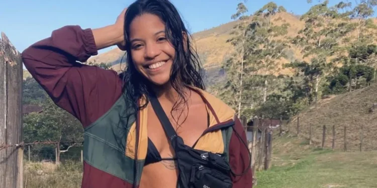 Brasileira que caiu em vulcão na Indonésia é encontrada morta
