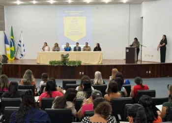 Abertura do evento contou com a presença de autoridades como o promotor de Justiça de Palmas, Dr. André Ricardo Fonseca e do comandante da Polícia Militar do Tocantins, Coronel Márcio Antonio Barbosa e Barbosa e da palestrante da Secretaria da Cidadania e Justiça, Talyta Borges Lima Cardoso . Foto: Gabriel Martins/Governo do Tocantis