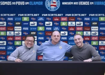 Bahia anuncia renovação de contrato com Rogério Ceni