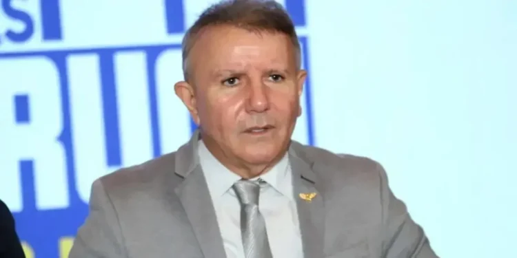 Prefeito Eduardo Siqueira Campos é alvo de prisão em nova fase da Operação Sisamnes