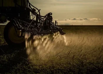 O programa passou por uma longa negociação e enfrentou resistência do Ministério da Agricultura e da indústria de defensivos agrícolas — Foto: Wenderson Araujo/CNA
