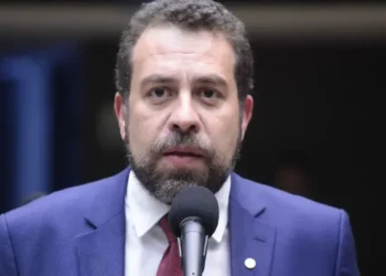 O deputado federal Guilherme Boulos (PSOL-SP) • Bruno Spada/Câmara dos Deputados