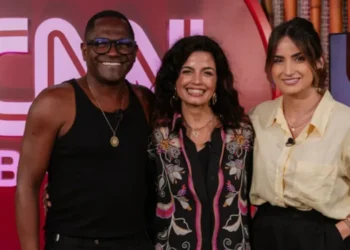 Tatau e Emanuelle Araújo estão no Na Palma da Mari Especial • CNN