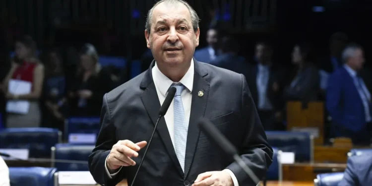 Governo quer controlar CPMI do INSS e aposta em Omar Aziz na presidência