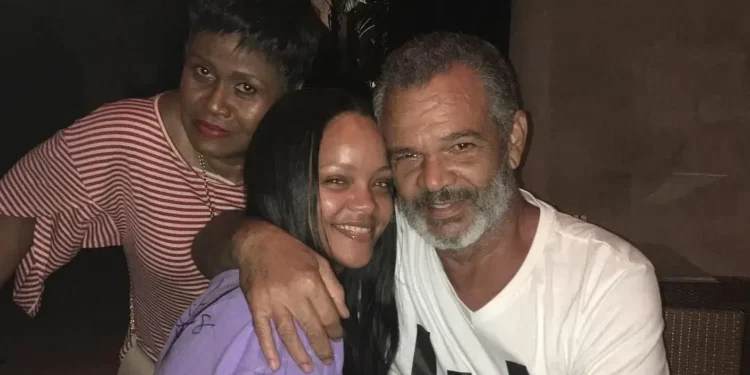Causa da morte do pai de Rihanna é confirmada