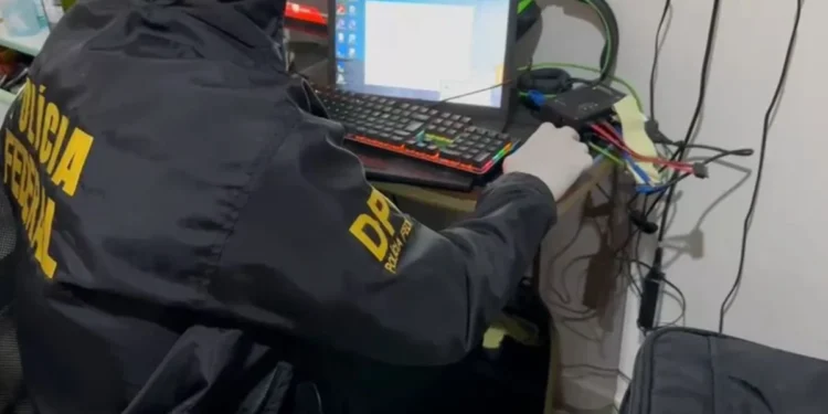 PF deflagra operação contra crimes de abuso infantil em ambientes virtuais