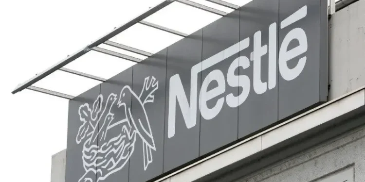 Nestlé removerá corantes sintéticos de alimentos e bebidas nos EUA até 2026