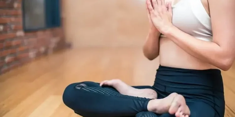 Veja três exercícios que podem te ajudar na luta contra a insônia