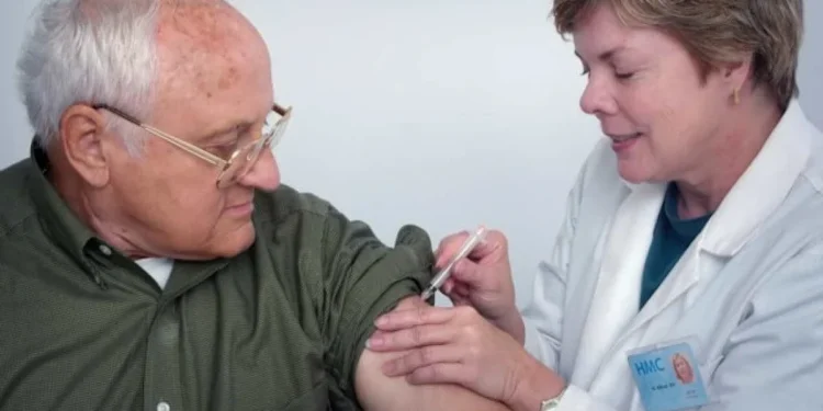 Casos de síndrome respiratória desaceleram no país, apesar dos números altos