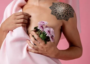 Cirurgia depende da quantidade de pele, gordura e glândula que precisou ser retirada
crédito: Freepik