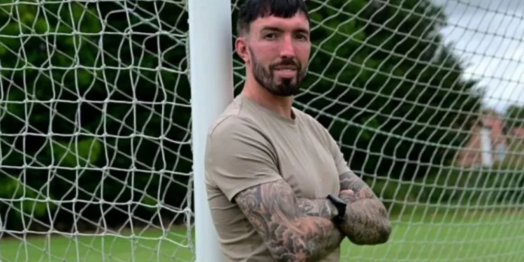 Atacante inglês faz mais de 6 mil apostas, e federação não o bane do futebol