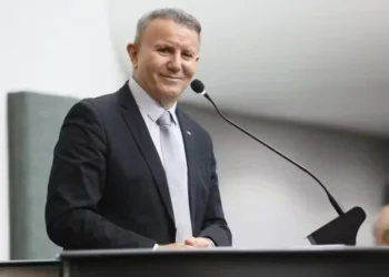 Cristiano Zanin autoriza retorno de Eduardo Siqueira ao cargo de prefeito de Palmas