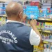 Equipe técnica da área de Qualidade da Agência de Metrologia faz fiscalização no comércio de material escolar
