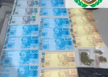 Moeda falsa apreendida - Foto: Ascom 5º BPM