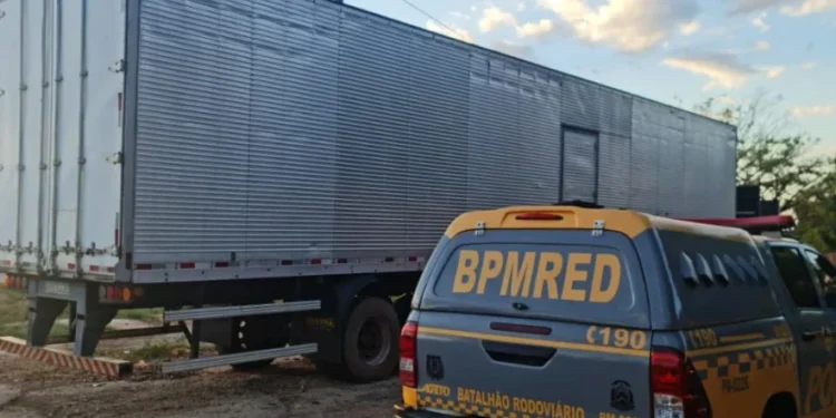 Polícia Militar recupera semirreboque adulterado em Araguaína