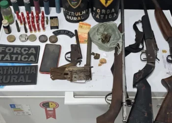 Material apreendido na ocorrência. - Foto: 5º BPM/Ascom