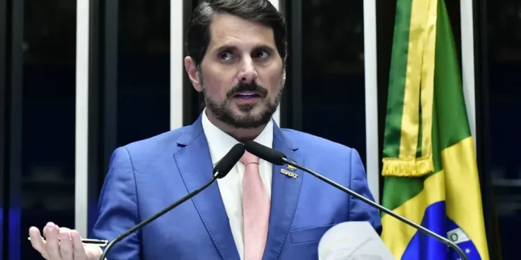 Moraes bloqueia contas, cartões e PIX de Marcos do Val