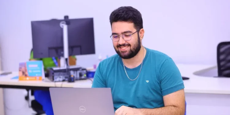 IEL/TO oferece vagas de estágio para estudantes de nível técnico e graduação