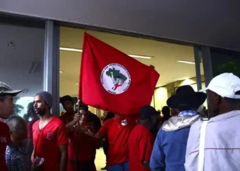 Integrantes do Movimento dos Trabalhadores Sem Terra (MST) • José Cruz/Agência Brasil