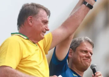 Bolsonaro e Tarcísio de Freitas • Pedro Kirilos/Estadão Conteúdo - 16.mar.2025