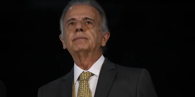 Ministro da Defesa pede ao STF para não depor em ação sobre plano golpista