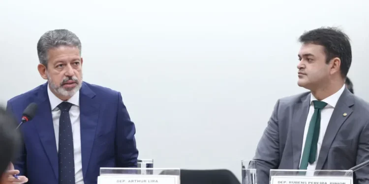 Comissão da Câmara aprova isenção do IR para quem ganha R$ 5 mil