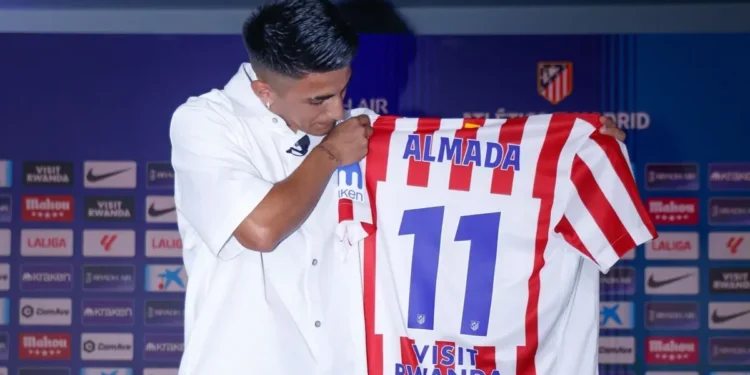 Ex-Botafogo, Almada é apresentado no Atlético de Madrid: “Desenvolvi apego”