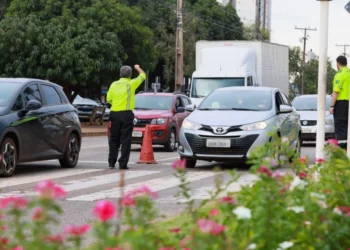 Infrações de trânsito comumente envolvem fatores de risco como excesso de velocidade e álcool – Foto: Regiane Rocha