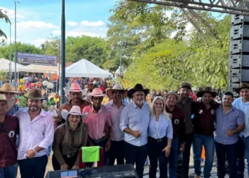Cultura e tradição: presidente Amélio Cayres celebra 34 anos de Recursolândia e prestigia Cavalgada em Goiatins