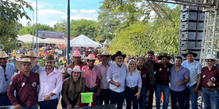 Cultura e tradição: presidente Amélio Cayres celebra 34 anos de Recursolândia e prestigia Cavalgada em Goiatins
