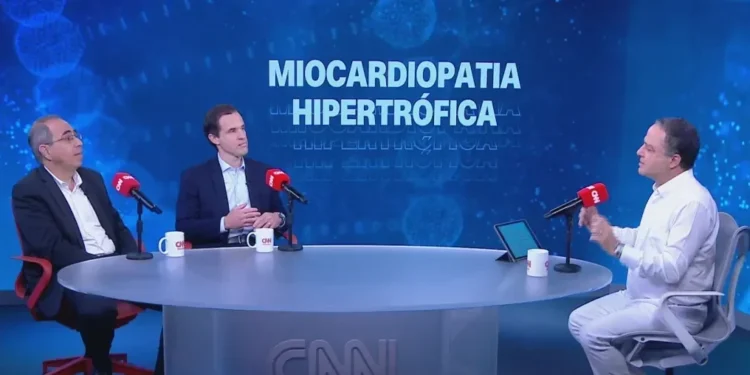 Dr. Roberto Kalil recebe Fábio Fernandes, diretor do grupo de Miocardiopatias do Incor HCFMUSP, e Otávio Rizzi Filho, professor de cardiologia da UNICAMP no "CNN Sinais Vitais" • CNN