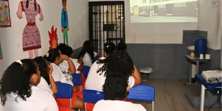 Unidade Penal Feminina de Palmas recebe a 1ª Mostra de Cinema e Direitos Humanos no Sistema Prisional