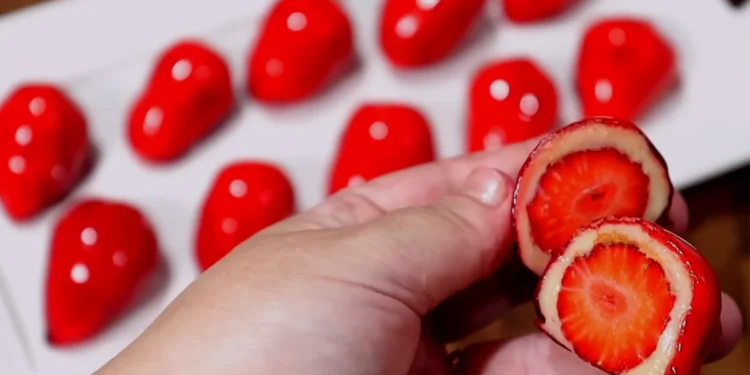 Quebra de dentes, próteses e mais: veja os riscos do “morango do amor”