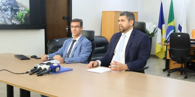 Secretário Bruno Azevedo e delegado-geral, Claudemir Luiz Ferreira falam sobre a operação Espada de Themis