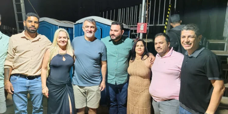 Amélio Cayres garante R$ 100 mil para estrutura da praia de São Salvador do TO e prestigia abertura da temporada