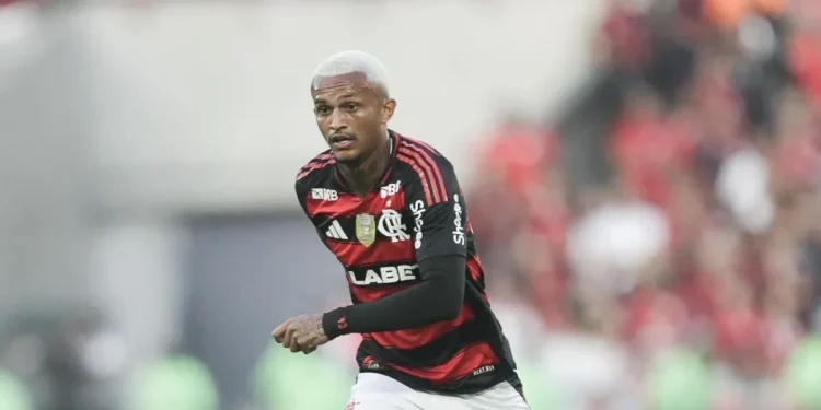 Flamengo: Roma oferece R$160 milhões por Wesley, diz jornalista