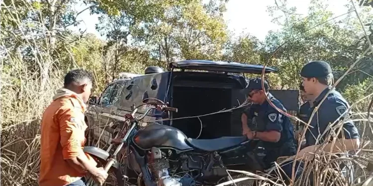 Brigadistas em combate a incêndio encontram moto com registro de roubo