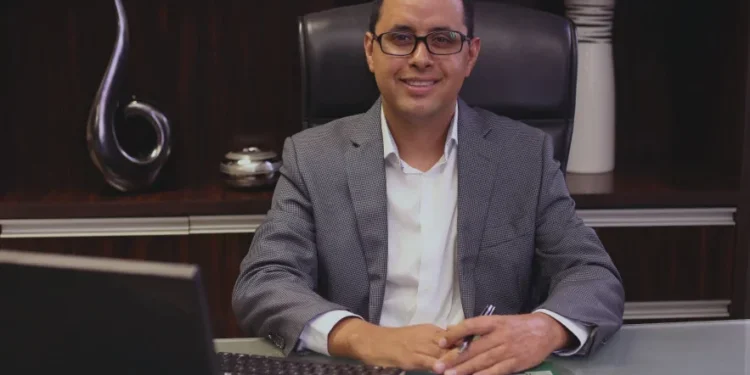 Prefeito Eduardo Siqueira Campos nomeia Robson Vila Nova secretário de Educação de Palmas; com amplo currículo voltado à gestão educacional, novo titular é servidor efetivo no Município